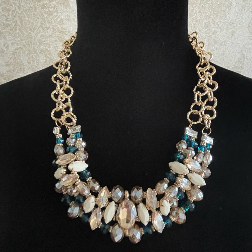 BNWT fashion necklace